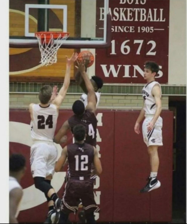 Одна девочка не любила молочную пенку...