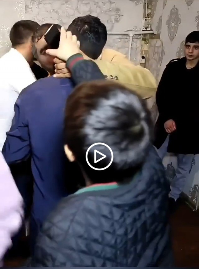 А эта свадьба, свадьба, свадьба пела и плясала