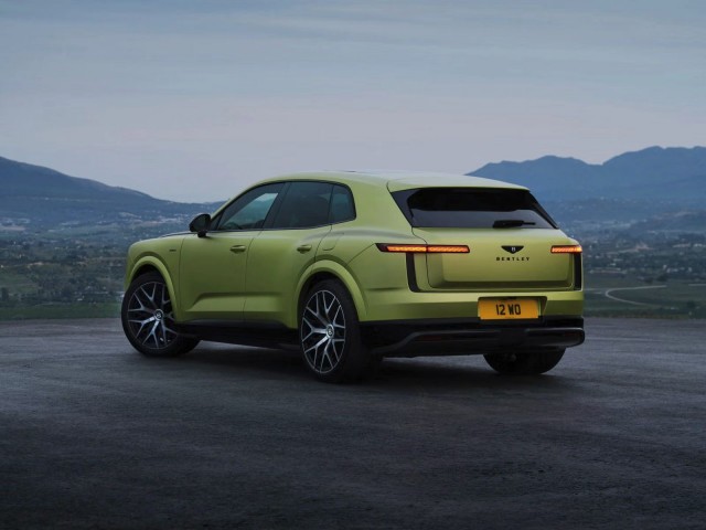 Представлен электромобиль Bentley Torcal - полный привод, полноуправляемое шасси, активная подвеска