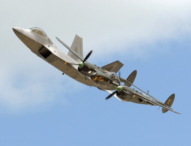 Многоцелевой истребитель P-38 «Lightning»