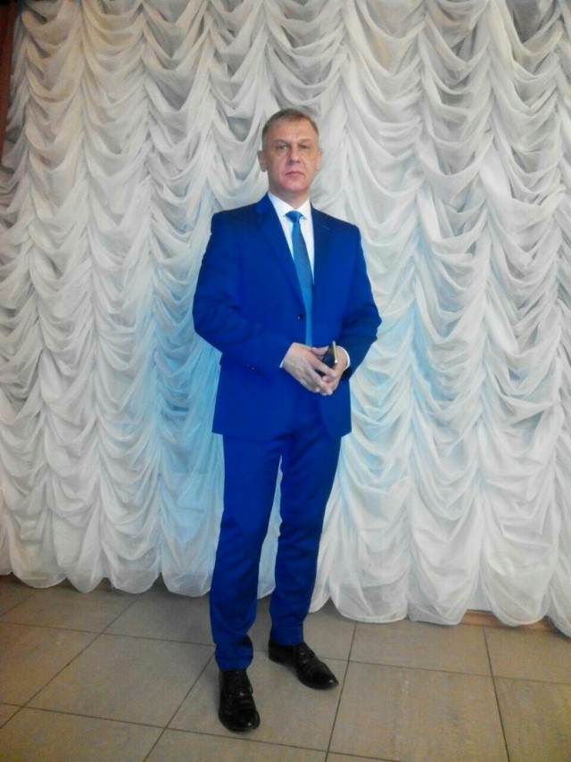 Андрюха идет на обгон с тонной кирпичей... Вслепую