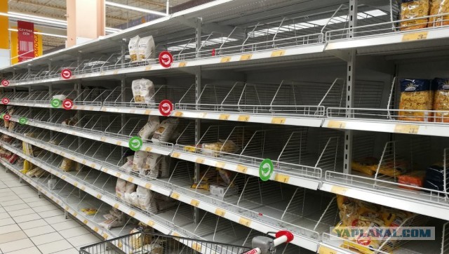Продуктовые магазины в Дюльмене. Германия, земля Северная Рейн-Вестфалия