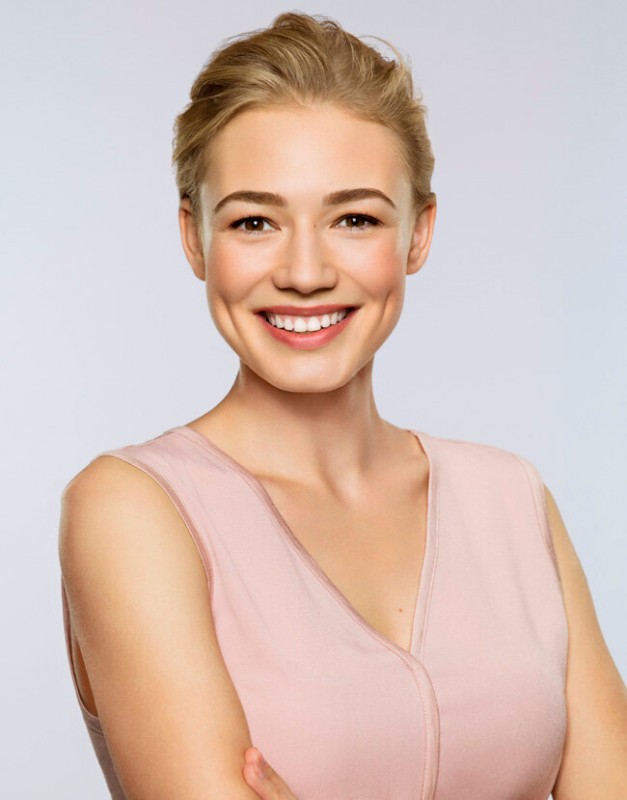 Путь к славе Оксаны Акиньшиной и как складывается судьба актрисы?