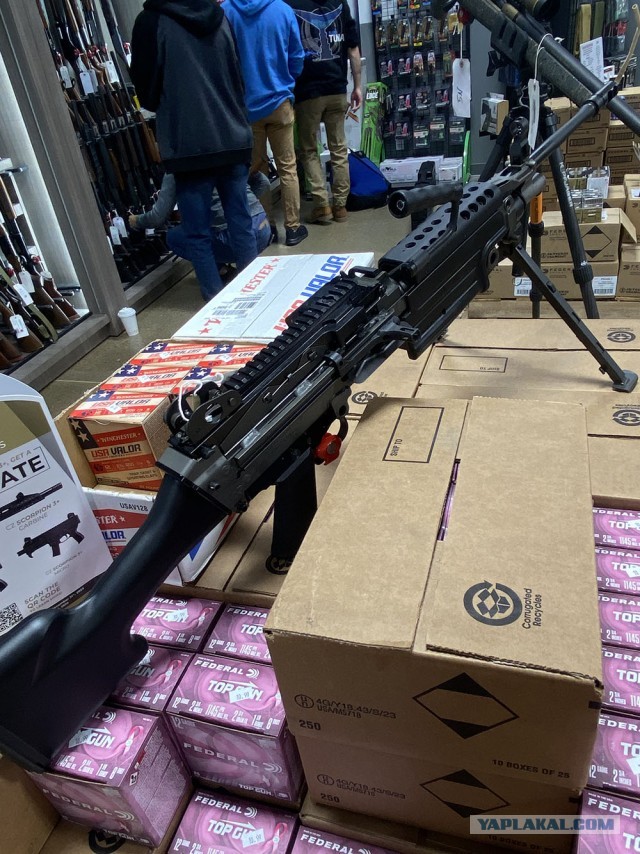 Оружейный магазин в США