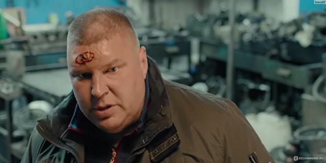 Трудно жить с такой внешностью.