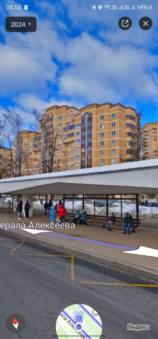 Автобус снёс остановку с людьми в Санкт-Петербурге