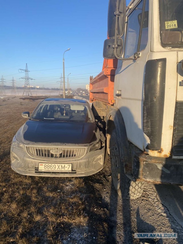 Всё осталось от Geely Monjaro после ДТП