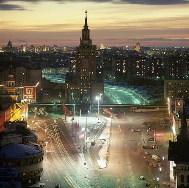 Москва и москвичи. Двадцатый век. 02.12.25