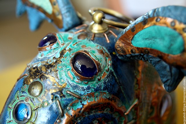 Слоники-лошадки из галереи современного искусства