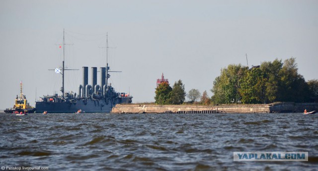 Вывод крейсера "Аврора" на ремонт