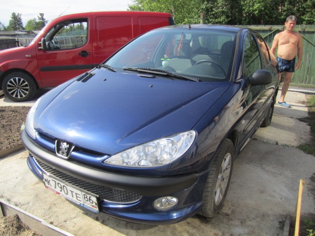 Молния попала в антенну машины