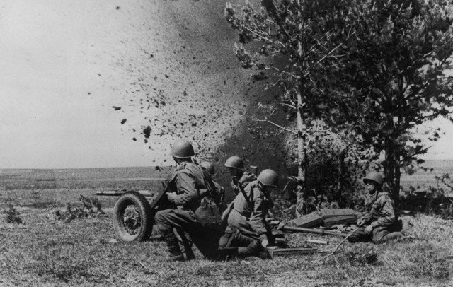 "Боги войны" - Советская артиллерия в годы Великой Отечественной войны