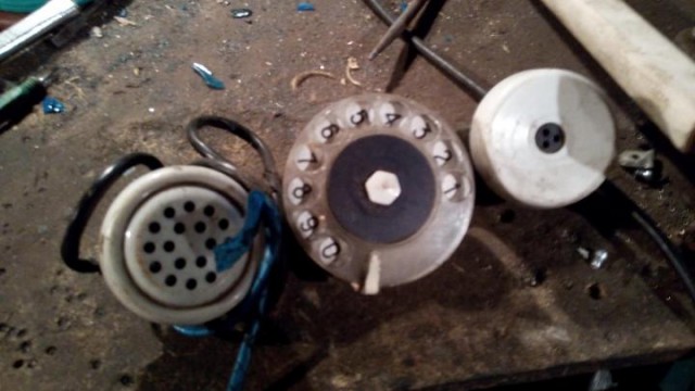 Инженер из США собрала «ностальгический» мобильный телефон с дисковым набором номера