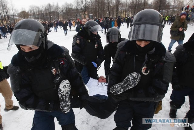 В Санкт-Петербурге сегодня на Невский проспект пускают по прописке