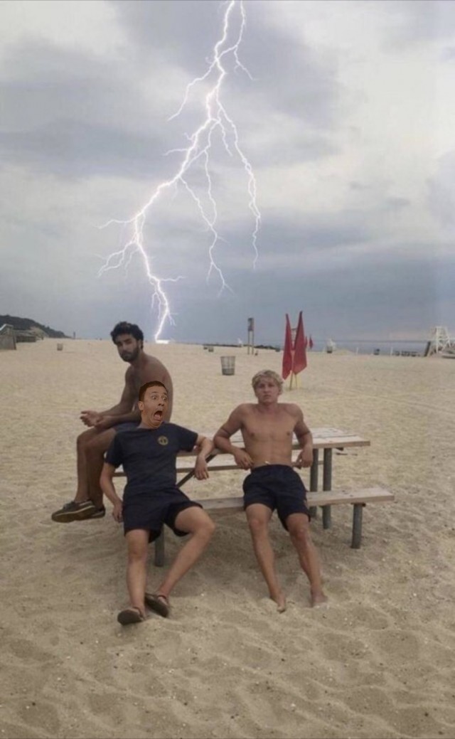 Фотожаба: Чего ж ты испугался, Юра?