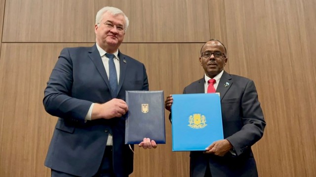 Украина официально установила дипломатические отношения с Сомали