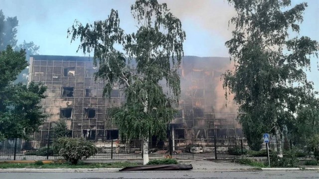 Прилёт БПЛА по учебному корпусу и общежитию Старобельского колледжа, — СМИ.