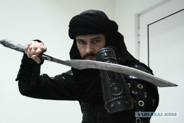 Реконструкция боя из "300 спартанцев" в спортзале