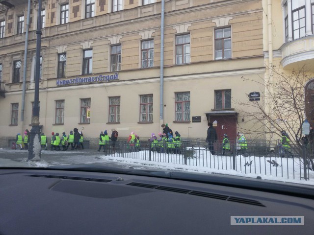 Пучок разных фотографий с телефона.