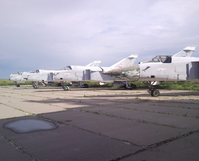 Отстойник повреждённой авиационной техники