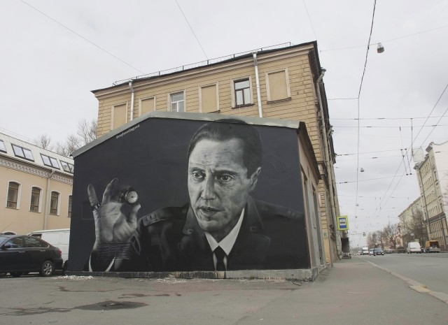 В Петербурге появилось граффити по мотивам "Криминального чтива"