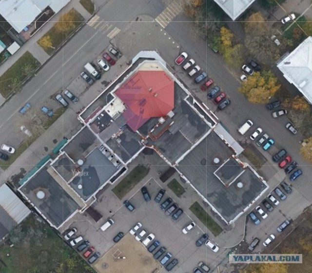 В Кишиневе на крыше многоэтажки построили дом