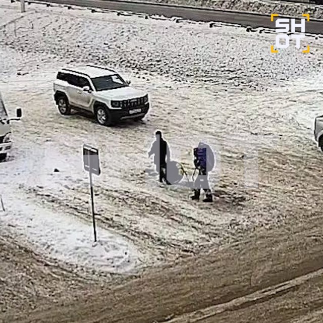 Двое детей провалились под лёд, катаясь на ватрушках в Брянске