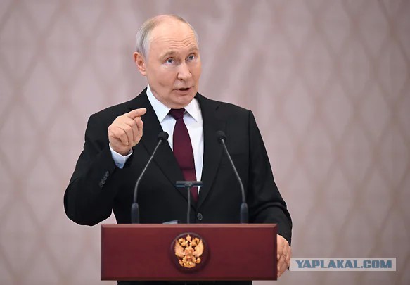 Путин поручил спецслужбам защитить детские лагеря