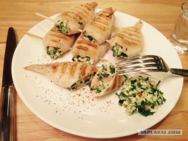 Кальмар фаршированный