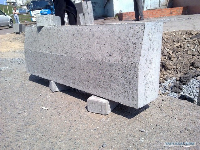 Цементом накормили 2 тысячи человек