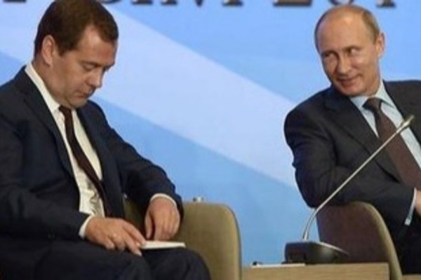 Стала известена зарплата Медведева в Совбезе