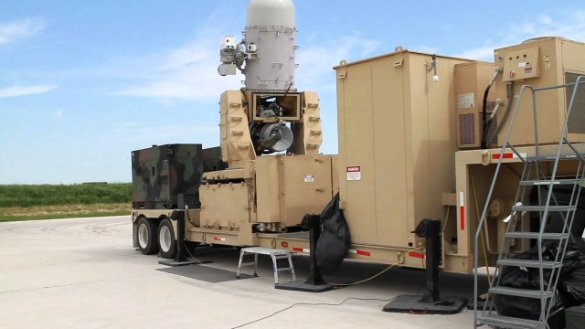 C-RAM отражает ракетный обстрел талибов по американский базе в Афганистане