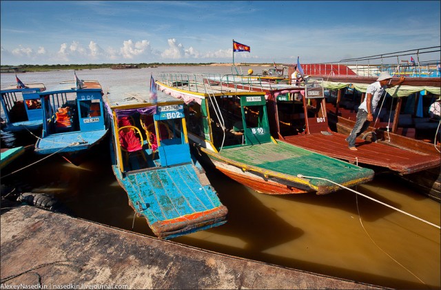 Жизнь на озере Тонлесап в Камбодже