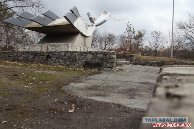 В Артёмовске подорван памятник самолёту МиГ-17