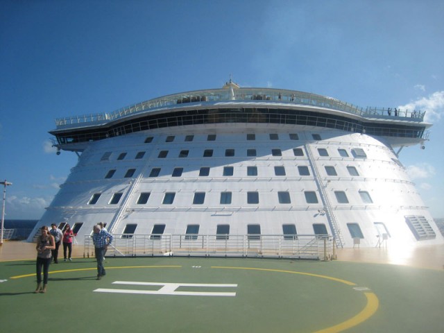«За кулисами» самого большого круизного лайнера
