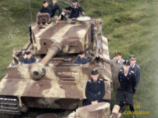 Цветные фотографии бронетехники времён Второй мировой войны