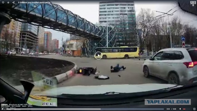 В Химках дед подбил мопедиста