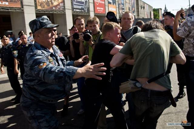 Нацболы на Триумфальной