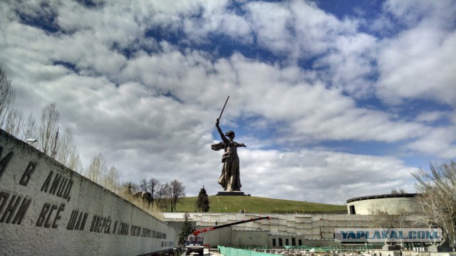 Скоро не будет видно Родину-Мать