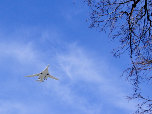 Стальная мощь в воздухе над головой