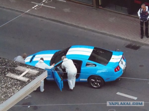 Полиция застрелила водителя ''Мустанга''