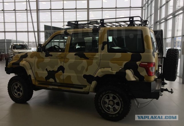 УАЗ Патриот ценой более 1 миллиона рублей . Какую машину получит миллионер в автосалоне?