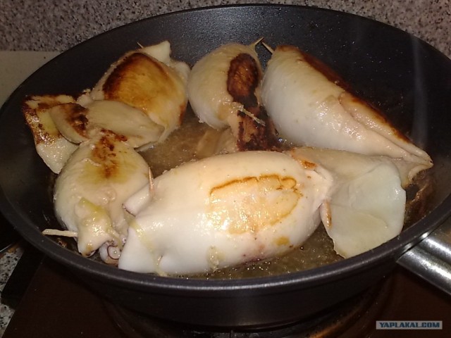 Фаршированный кальмар по Дженибековски.