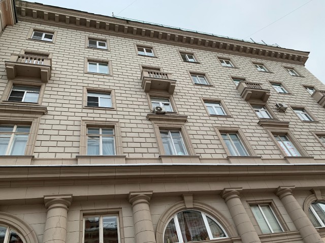 Арбат 45: каково жить на одной из самых шумных улиц Москвы