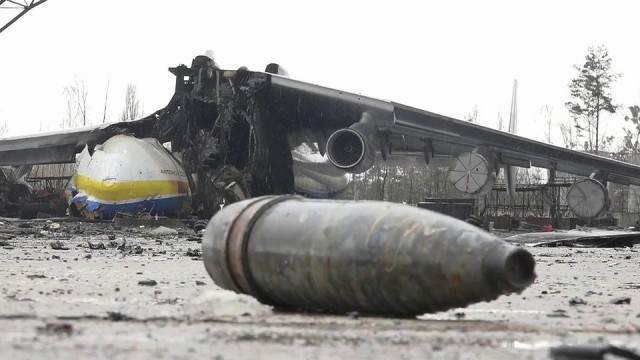 В Днепре какой-то неадекват из окна выбросил гранату во двор, когда там гуляли дети
