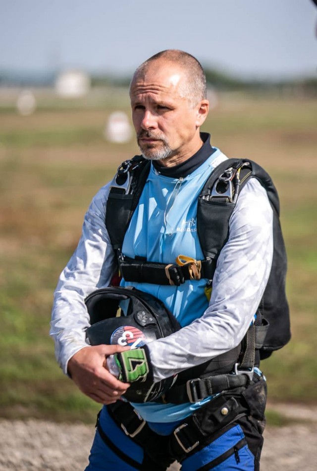 Во время финала Кубка России по парашютному спорту погиб  мастер спорта России Дмитрий Беляев