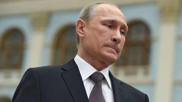 Оказался наш Карлсон, не отцом, а сукою!