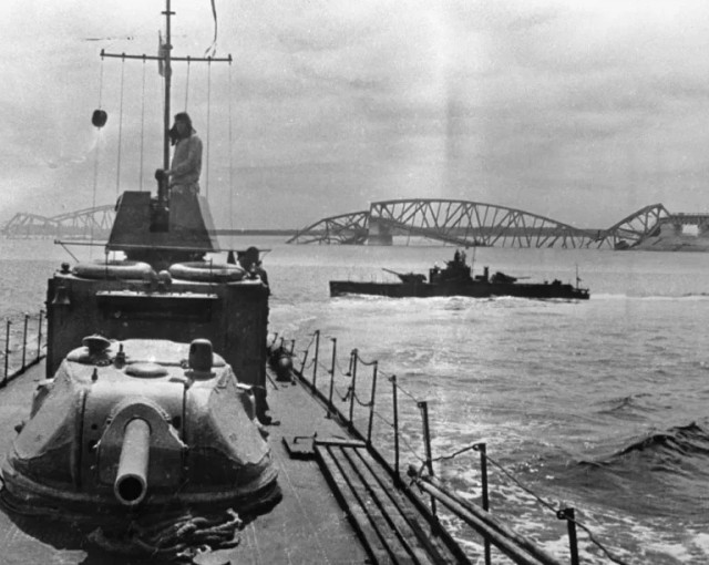 В Сербии из-за обмеления Дуная показались военные немецкие корабли