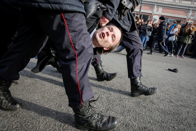 Фото. Как прошло несанкционированное шествие в столице и других городах