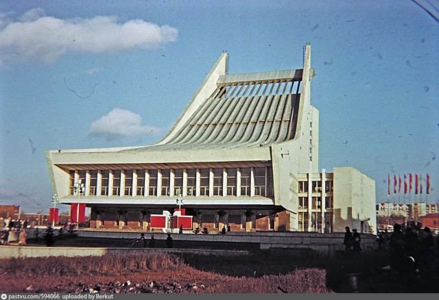 Грандиозные сооружения советской архитектуры